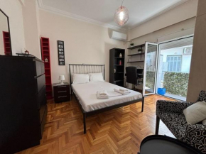 Downtown Pagrati Modern Apt